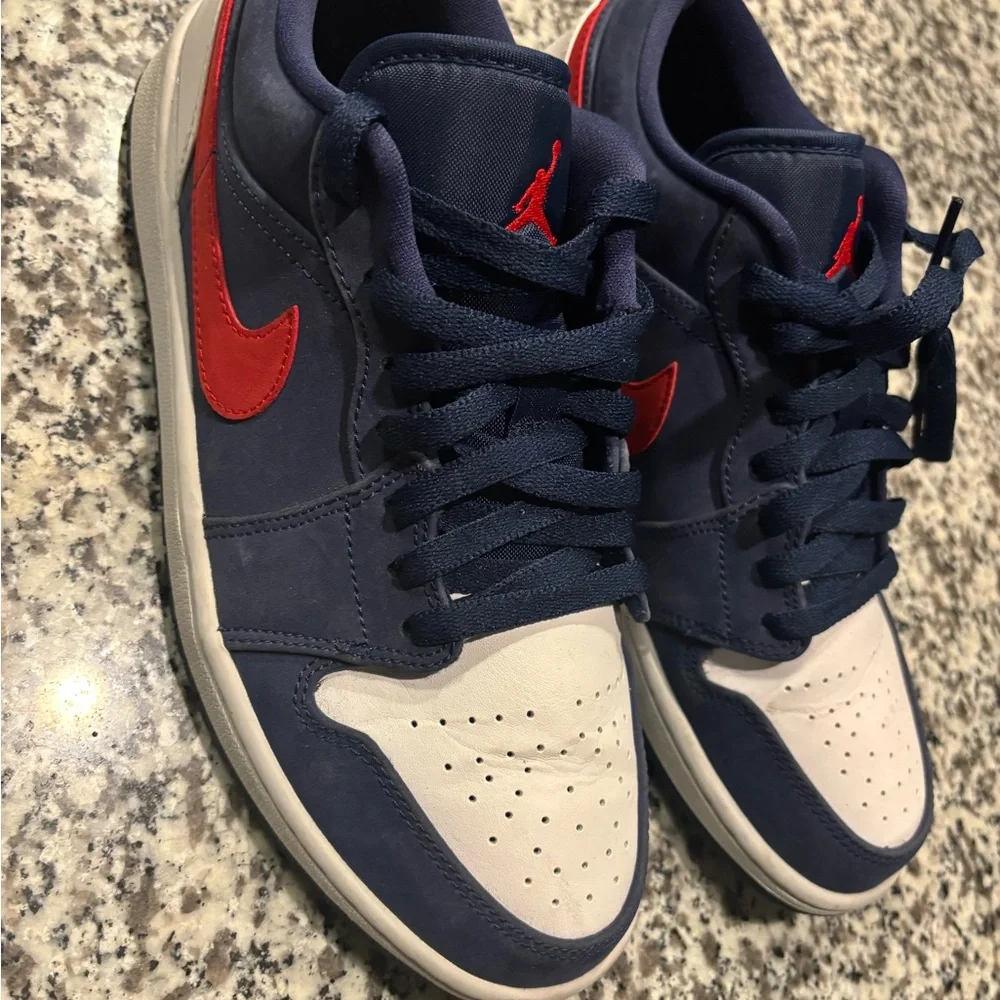 Jordan Sneakers Navy and Red - Picture 2 of 8
